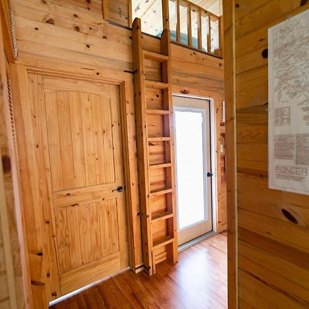 Walnut Canyon Cabins Fredericksburg Bagian luar foto