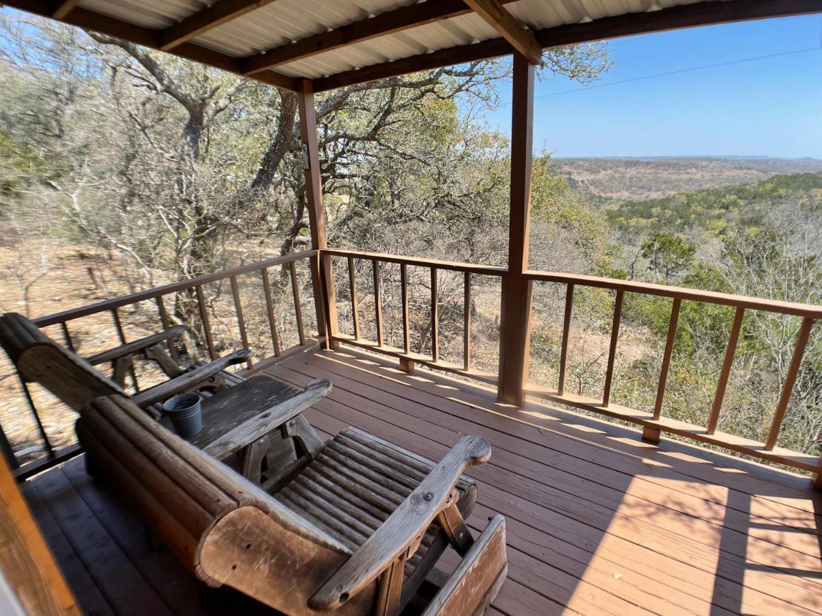 Walnut Canyon Cabins Fredericksburg Bagian luar foto