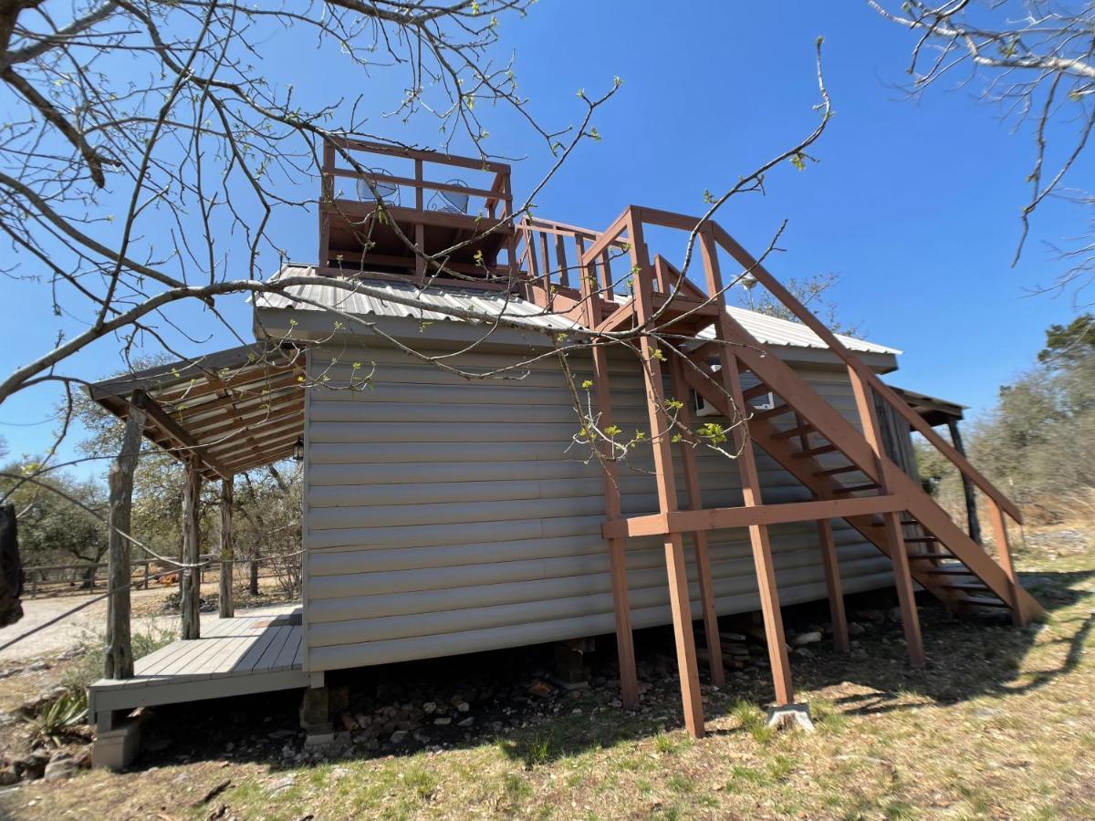 Walnut Canyon Cabins Fredericksburg Bagian luar foto