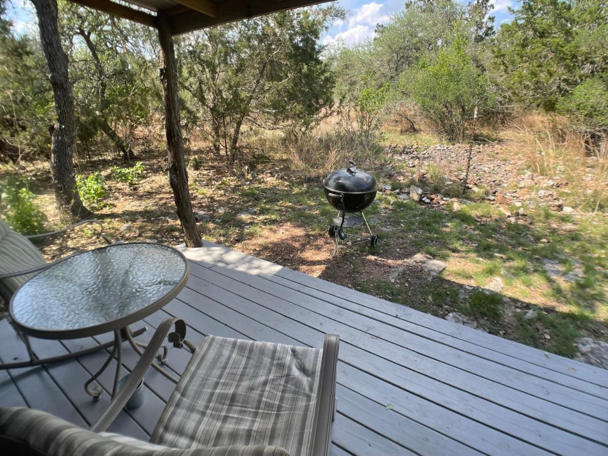 Walnut Canyon Cabins Fredericksburg Bagian luar foto