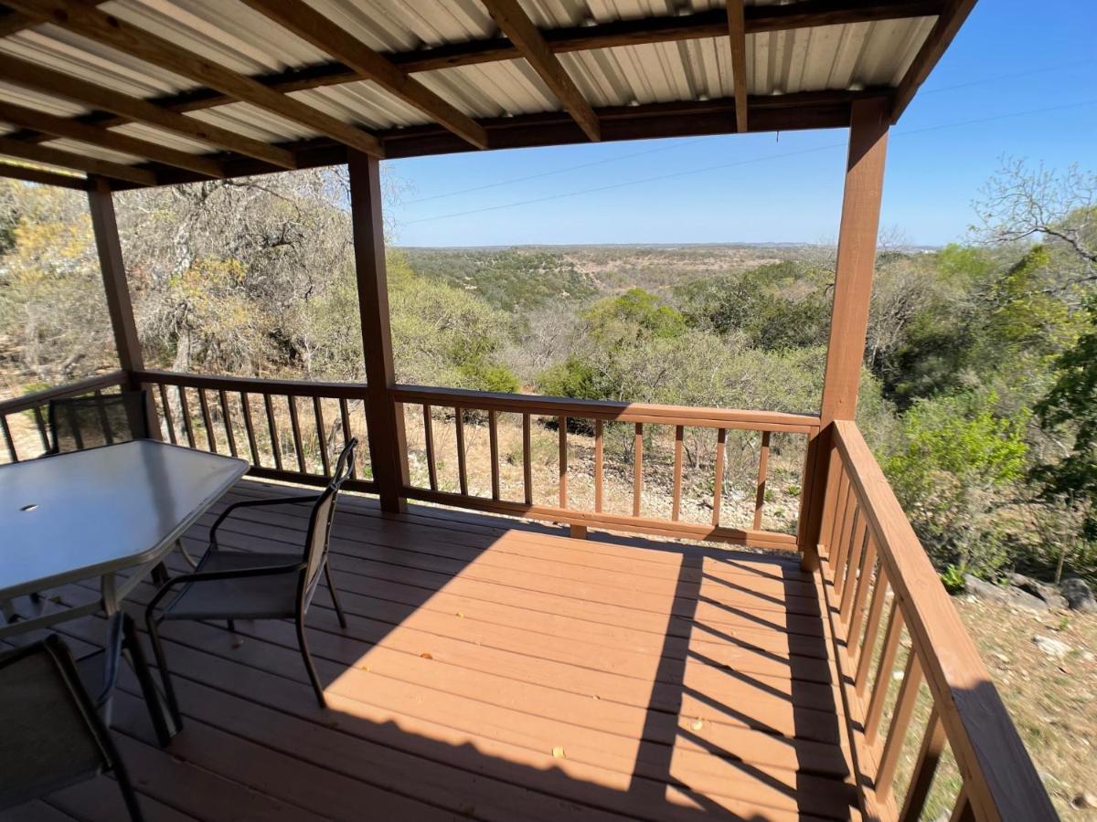 Walnut Canyon Cabins Fredericksburg Bagian luar foto