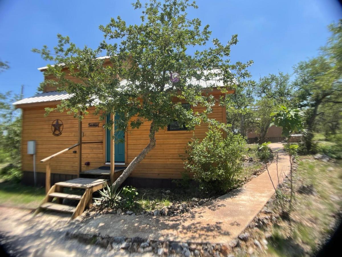 Walnut Canyon Cabins Fredericksburg Bagian luar foto