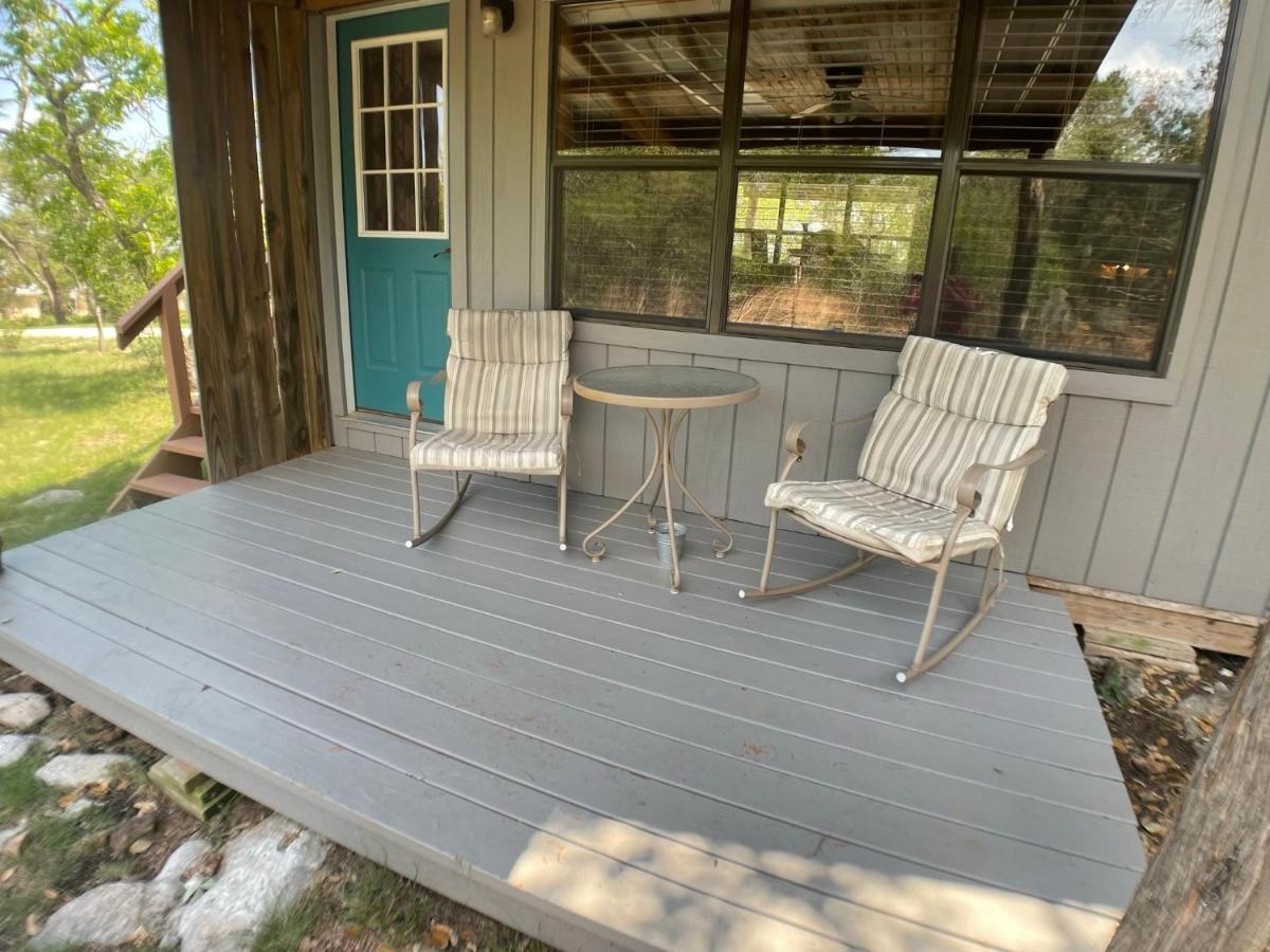 Walnut Canyon Cabins Fredericksburg Bagian luar foto